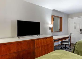 Quality Inn Covington hotel thumbnail 8