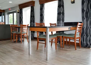 SureStay Hotel by Best Western Bowling Green North hotel thumbnail 3