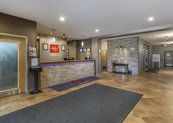 Devonian Hotel & Suites hotel thumbnail 3