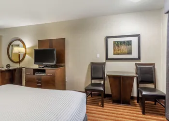 Devonian Hotel & Suites hotel thumbnail 6