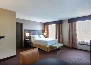 Quality Inn and Suites hotel thumbnail 8