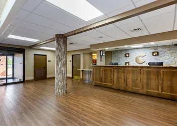 Comfort Suites Fredericksburg South hotel thumbnail 3