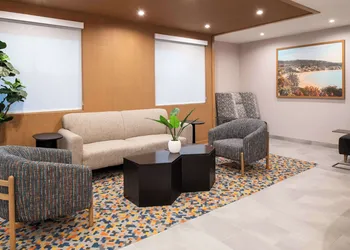 Hampton Inn by Hilton Costa Mesa Newport Beach hotel thumbnail 3