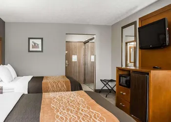 Comfort Inn Bellefontaine hotel thumbnail 5