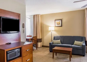 Comfort Inn Bellefontaine hotel thumbnail 6