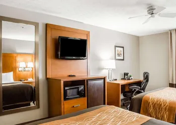 Comfort Inn Bellefontaine hotel thumbnail 8