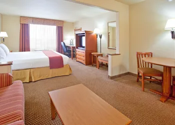 Holiday Inn Express & Suites Cedar City by IHG hotel thumbnail 4