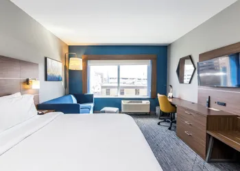 Holiday Inn Express & Suites Louisville Downtown by IHG hotel thumbnail 4