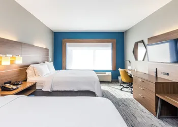 Holiday Inn Express & Suites Louisville Downtown by IHG hotel thumbnail 5