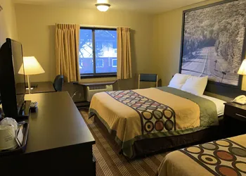 Super 8 by Wyndham Eau Claire WI hotel thumbnail 4