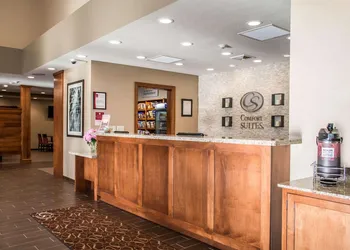 Comfort Suites Hartville - North Canton hotel thumbnail 2