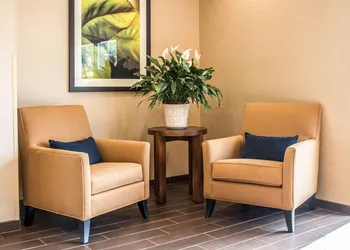 Comfort Suites Hartville - North Canton hotel thumbnail 4