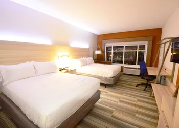 Holiday Inn Express & Suites Toledo South - Perrysburg by IHG hotel thumbnail 3