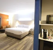 Holiday Inn Express & Suites Toledo South - Perrysburg by IHG hotel detail image 5