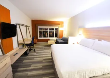 Holiday Inn Express & Suites Toledo South - Perrysburg by IHG hotel thumbnail 6
