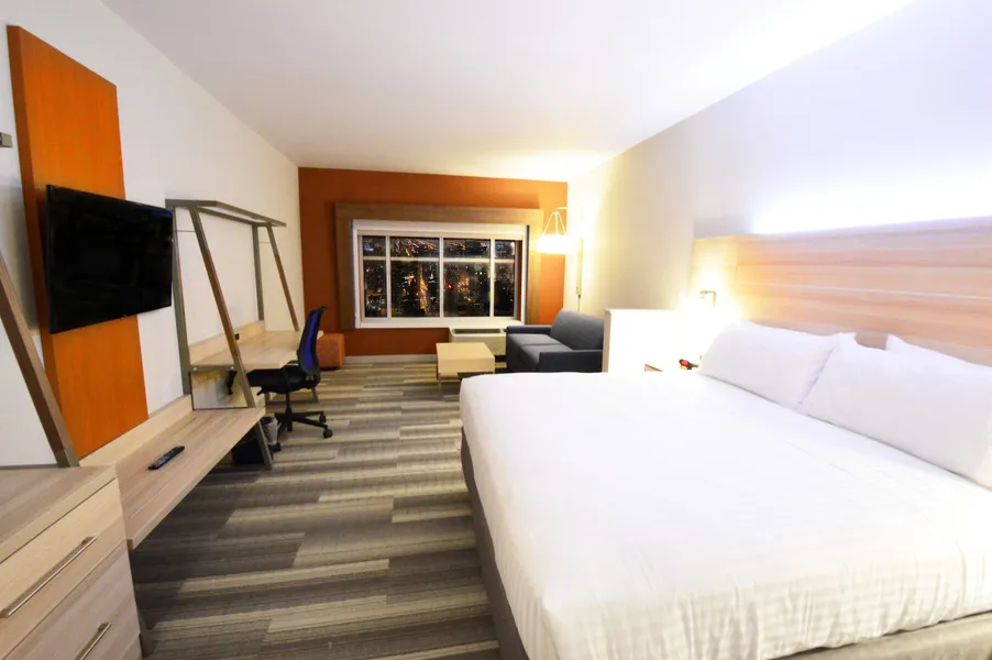 Holiday Inn Express & Suites Toledo South - Perrysburg by IHG hotel detail image 6
