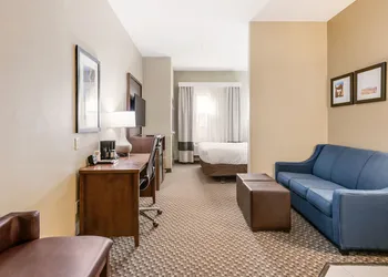 Comfort Suites Fort Stockton hotel thumbnail 6
