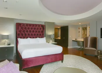 DoubleTree by Hilton Asheville Downtown hotel thumbnail 7