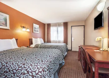 Red Carpet Inn hotel thumbnail 2