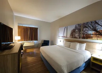 Days Inn by Wyndham Collinsville/St. Louis hotel thumbnail 8