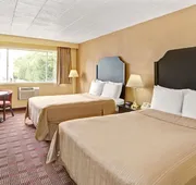 Howard Johnson by Wyndham Pikesville hotel detail image 4