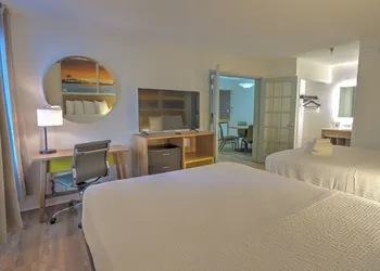 Hotel Carolina hotel thumbnail 3