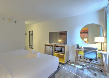 Hotel Carolina hotel thumbnail 4