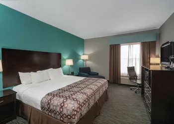 La Quinta Inn & Suites by Wyndham Knoxville East hotel thumbnail 3