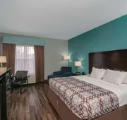 La Quinta Inn & Suites by Wyndham Knoxville East hotel detail image 4
