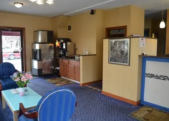 Hyannis Host Inn hotel thumbnail 2