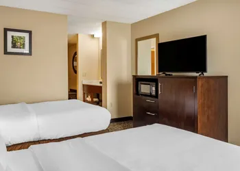 Comfort Inn Paducah I-24 hotel thumbnail 7