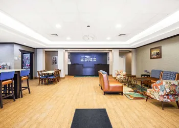 La Quinta Inn & Suites by Wyndham Glendive hotel thumbnail 4