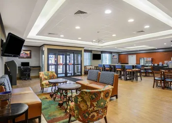 La Quinta Inn & Suites by Wyndham Glendive hotel thumbnail 5
