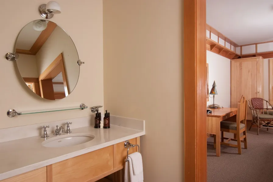Old Faithful Snow Lodge & Cabins - Inside the Park hotel detail image 6