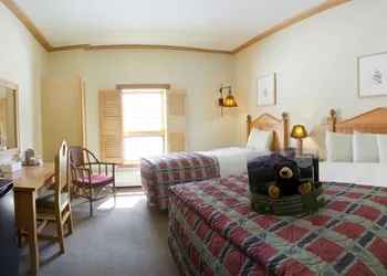 Old Faithful Snow Lodge & Cabins - Inside the Park hotel thumbnail 8