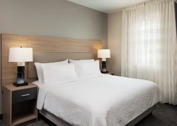 Candlewood Suites Miami Doral by IHG hotel thumbnail 6