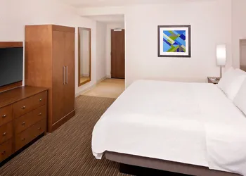 Holiday Inn Express & Suites Austin Downtown - University by IHG hotel thumbnail 4