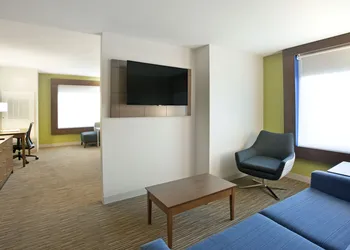 Holiday Inn Express & Suites Austin Downtown - University by IHG hotel thumbnail 8
