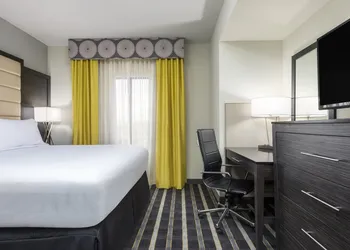 Holiday Inn Express & Suites Norman by IHG hotel thumbnail 3