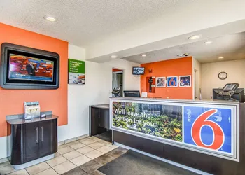 Motel 6 Stockton, CA - Charter Way West hotel thumbnail 5