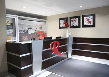 Royal Lodge hotel thumbnail 2