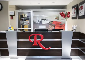 Royal Lodge hotel thumbnail 3