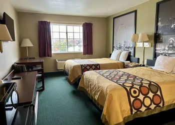 Super 8 by Wyndham Platte City Kansas City Area Airport hotel thumbnail 5