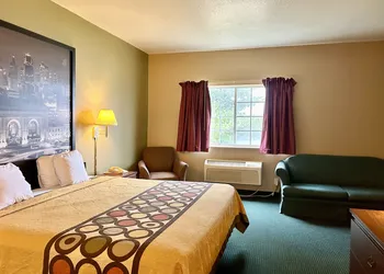 Super 8 by Wyndham Platte City Kansas City Area Airport hotel thumbnail 8