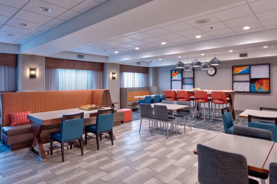 Hampton Inn Norfolk hotel detail image 2