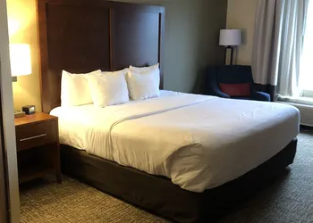 Wingate by Wyndham Grove City hotel thumbnail 8