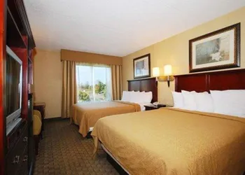 Quality Inn & Suites Bensalem hotel thumbnail 8