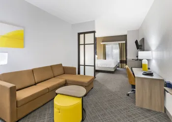 Comfort Suites Pecos hotel thumbnail 6