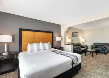Best Western Inn & Suites - Midway Airport hotel thumbnail 5