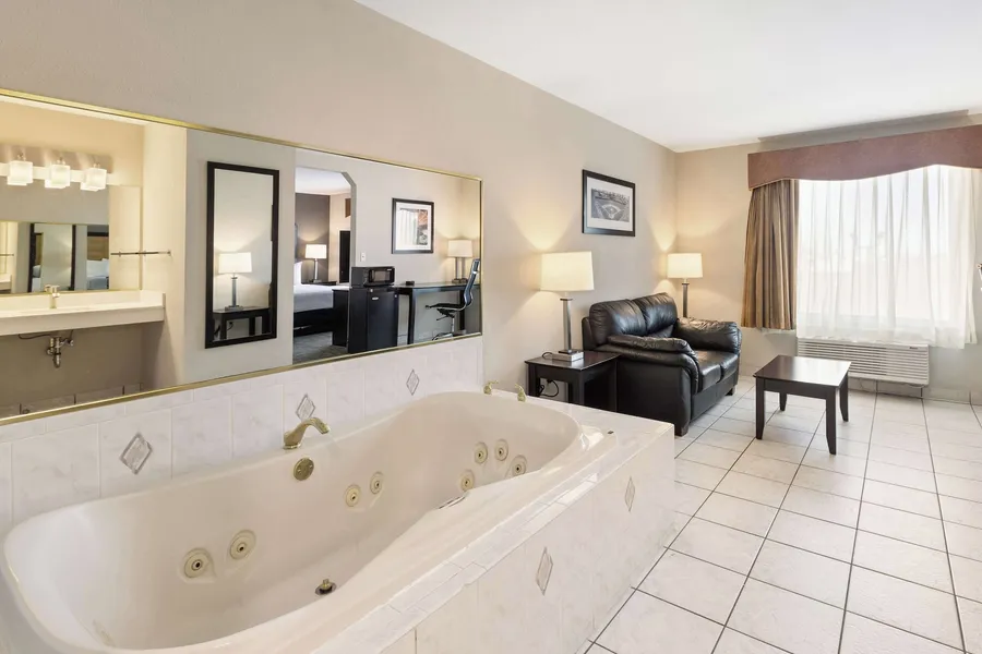 Best Western Inn & Suites - Midway Airport hotel detail image 6